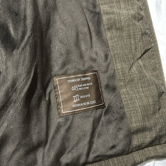 ARIAT Insulated Vest - Picture 10 of 16